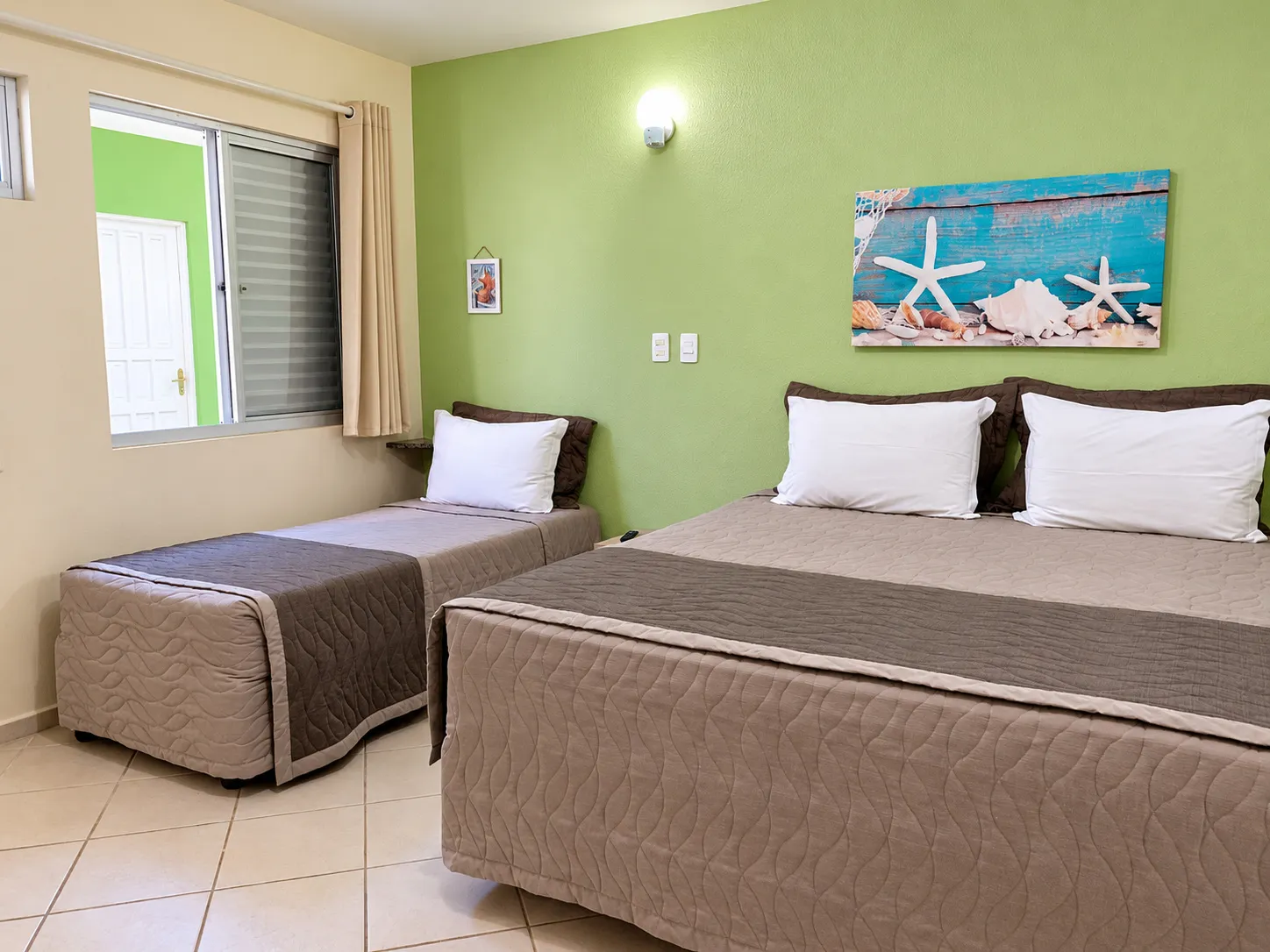Apartamento Triplo com Cozinha na Pousada Mar do Leste