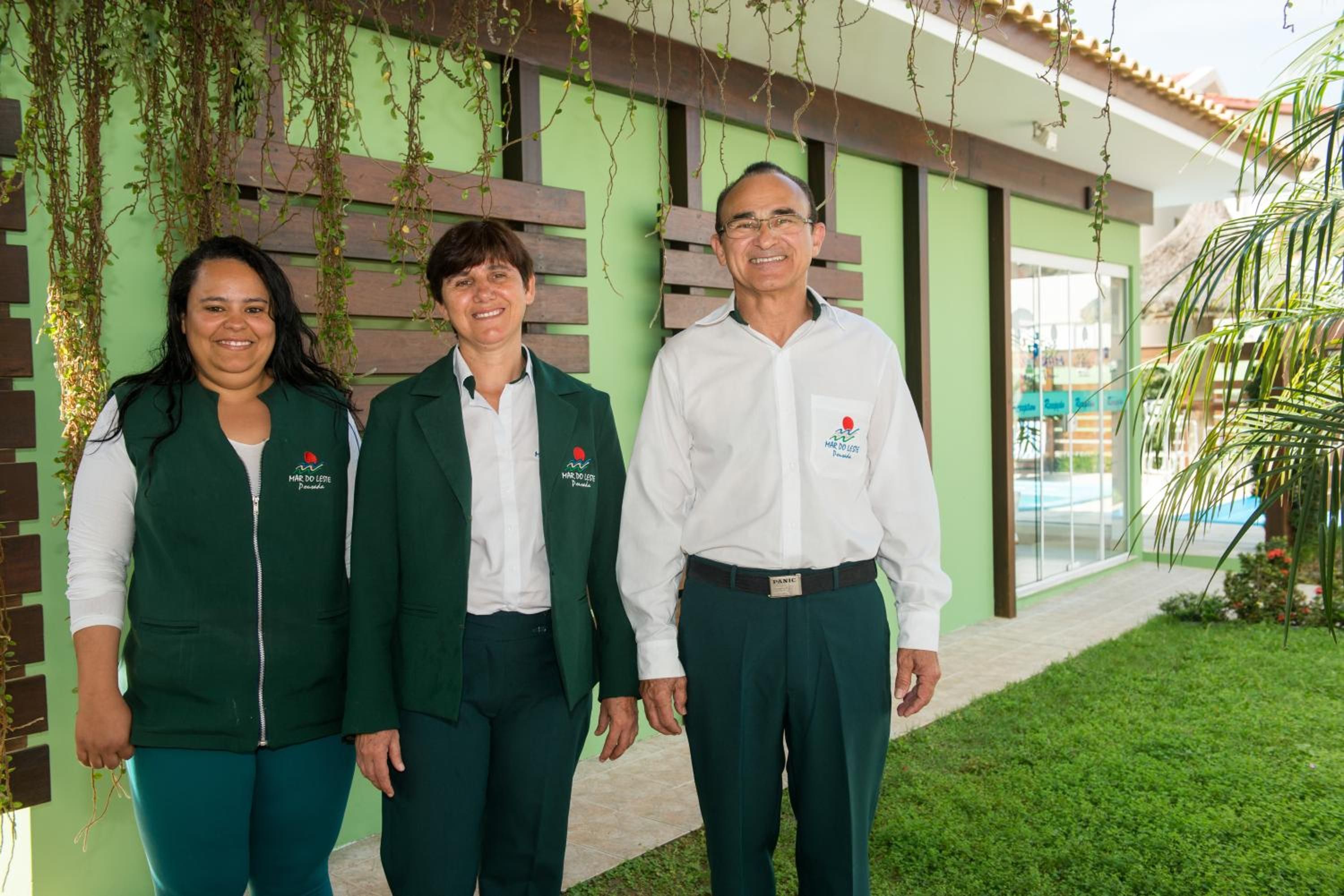Equipe da Pousada Mar do Leste